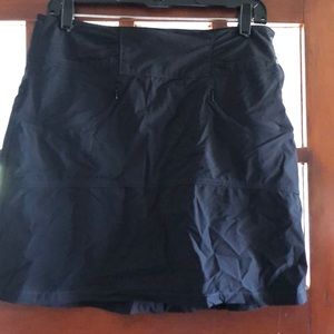 Athleta size 6 black skort